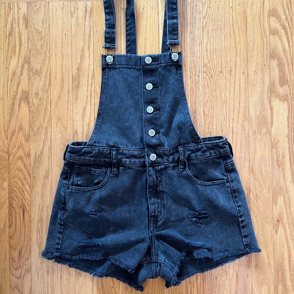 Overall shorts